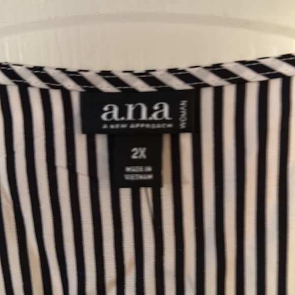 A. N. A. Women’s tank top. NWT 2X - Picture 2 of 7